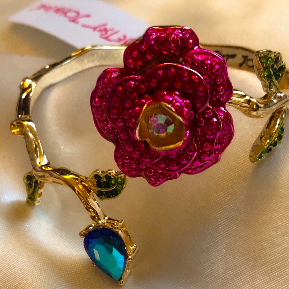 Betsey Johnson Gold Tone & Fuchsia Rose Bypass Hinge Bangle NWT